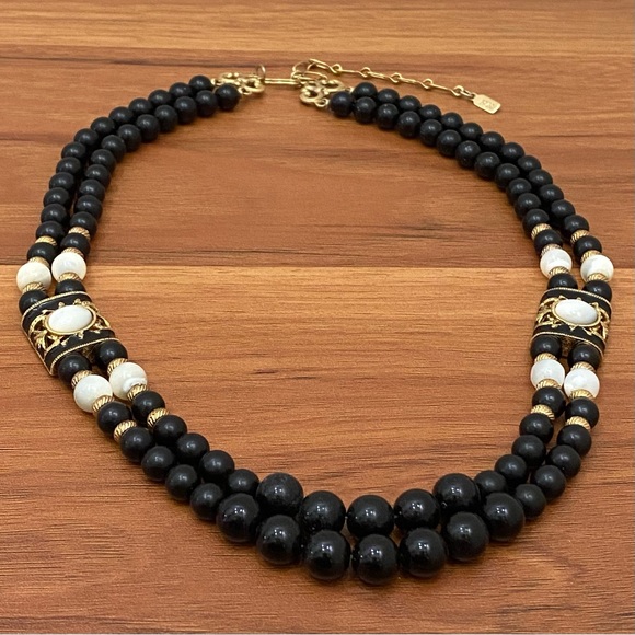 Vintage Signed 1928 2-Strands Black Beads & Cat’s Eye Necklace - Picture 5 of 15